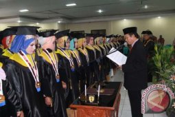 Akper Bantu Penuhi Kekurangan Tenaga Medis