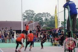 Tim Tuan Rumah Meraih Juara
