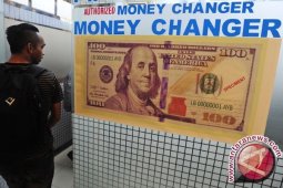 Rupiah selasa pagi melemah menjadi Rp14.020