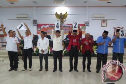 Martin - Suprapto Disambut Beragam Adat di Ketapang