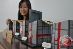 Mahasiswi UK Petra Rancang "Kotak Tidur" Bandara Juanda
