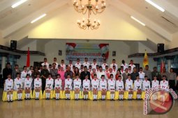Bupati Dairi Kukuhkan Paskibraka 2015