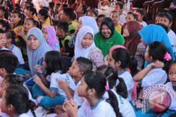 Bapemas KB Surabaya Imbau Ekspresikan Sayang pada Anak
