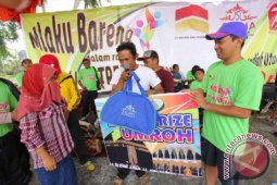 Buruh Tani Trenggalek Terharu Menangi Hadiah Umroh