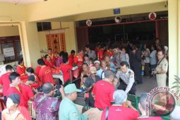 Jemaat Tri Darma Tulungagung Bagikan Ribuan Sembako