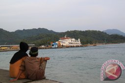 ASDP Hentikan Rute Pelayaran Labuhanhaji-Sinabang
