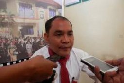 Polisi Sita Papan Nama Stikes Majapahit Buleleng