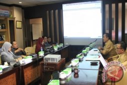 Setarakan Upah Tenaga Kontrak dengan UMP