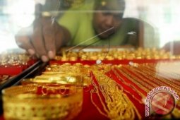 Polisi bekuk perempuan pencuri emas di Tapaktuan