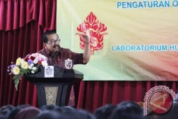 Soekarwo: Libatkan Masyarakat dalam Proses Hukum