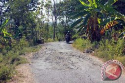 Perhutani Bojonegoro Izinkan Pembangunan Jalan Dilanjutkan