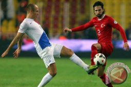 Belanda Kritis, Islandia Lolos