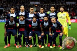 PSG Berikan Sumbangan ke Pengungsi