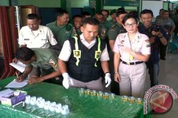 110 Anggota Kodim 0813 Bojonegoro Jalani Tes Urine