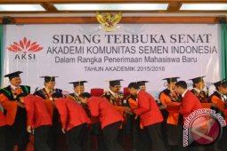 Semen Indonesia Kukuhkan 99 Mahasiswa Baru "AKSI"