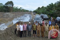 Abdya Bangun Jalan Lebar 30 Meter