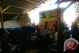 Bupati Pamekasan Pandu Dialog Menteri Susi dengan Petani Garam