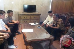 Masyarakat Peduli KBS Hadiri Sidang Perdana KIP