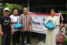 Masyarakt Terima 100 Paket Sembako PKS Asahan