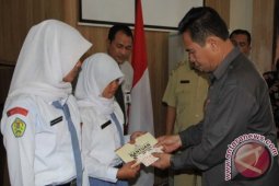 700 Pelajar Simalungun Peroleh Beasiswa Pendidikan