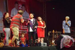Pasangan Marjuki-Miing Gelar Kesenian Sunda