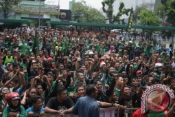 Sepak Bola - Ribuan Suporter Sambut Kepulangan Psms Medan