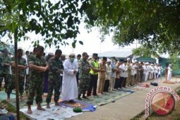 Warga Ketapang Sholat Istisqa