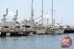 Indonesian Warships Conduct Sail Tomini 2015 Parade Rehearsal