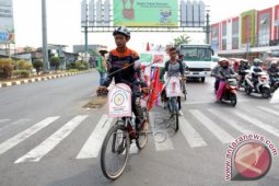 Pelajar Raj Yamuna Bali Bersepeda ke Istana Merdeka