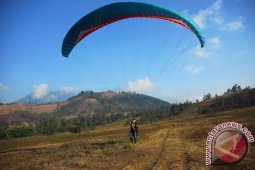Potensi Wisata Paramotor