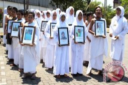 Siswa Al-Muslim Doa Bersama Korban "Crane"