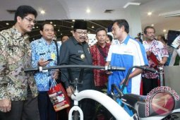 Tinjau Pameran SMK