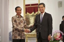 President Receives Hong Kong Chief Executive