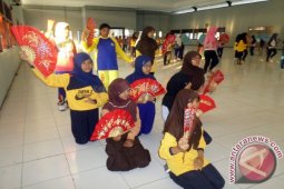 Tari Yosakoi Jepang Sambut Tamu Festival Bengawan