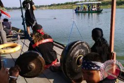 Panitia: Peserta Perahu Hias Bengawan Solo Meningkat