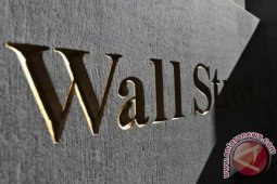Wall Street turun tajam setelah keputusan Fed