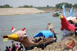 Peserta Perahu Hias
