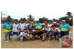 Dinas PU Ketapang Juara Sepakbola Antarinstansi