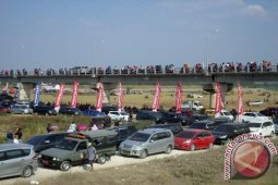 Pengunjung Festival Bengawan