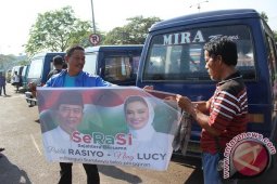 Rasiyo Luncurkan Stiker "Serasi" Jelang Pilkada Surabaya