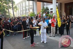 UNHI Jalan Santai Jelang Dies Natalis