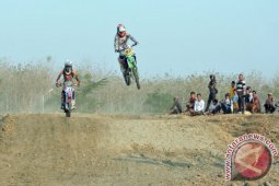 Peserta Motocross Bermalam di Luar Bojonegoro