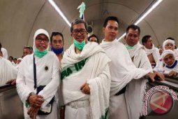 Gubernur Jabar Kunjungi Pondokan Kloter 61
