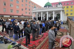 China Izinkan Kembali Media Asing Kunjungi Kamp Xinjiang