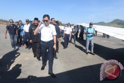 Pemkab Gresik Tunggu Kajian Perpanjangan Landasan Ancang Bandara Bawean