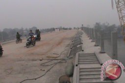 Jembatan Tayan Jadi Wisata Baru Warga