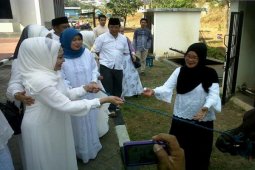 Gubernur Banten Dan Ketua PKK Bagikan Hewan Qurban