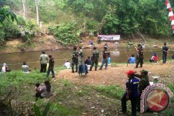 Koramil Meriahkan HUT 70 TNI Bersama Warga