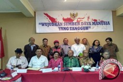 Emil Salim: kretek bukan budaya Indonesia