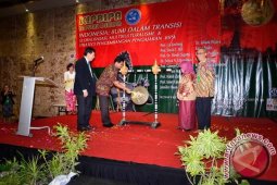 Sudikerta Harapkan Pekerja Asing Bisa Berbahasa Indonesia
